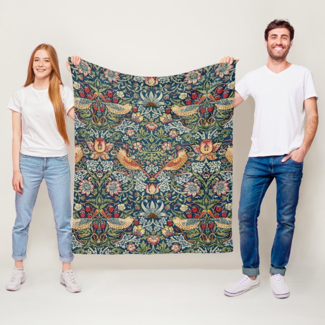 Polaire Couverture fleurie de fraise William Morris (En situation)