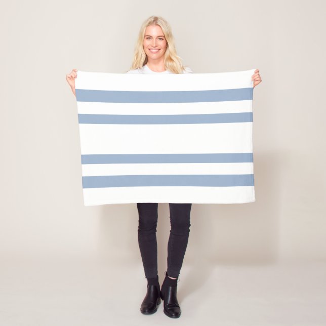 Polaire Couverture personnalisée en molleton bleu et blanc (En situation)