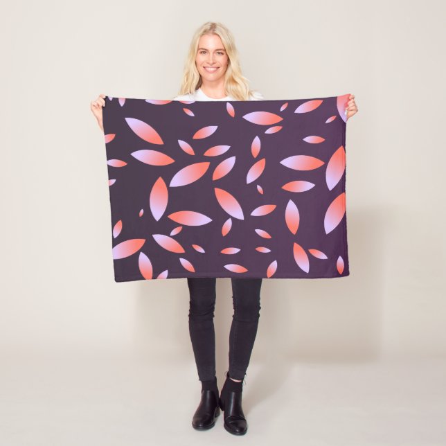 Polaire Élégante couverture violette à motif de feuille à  (En situation)