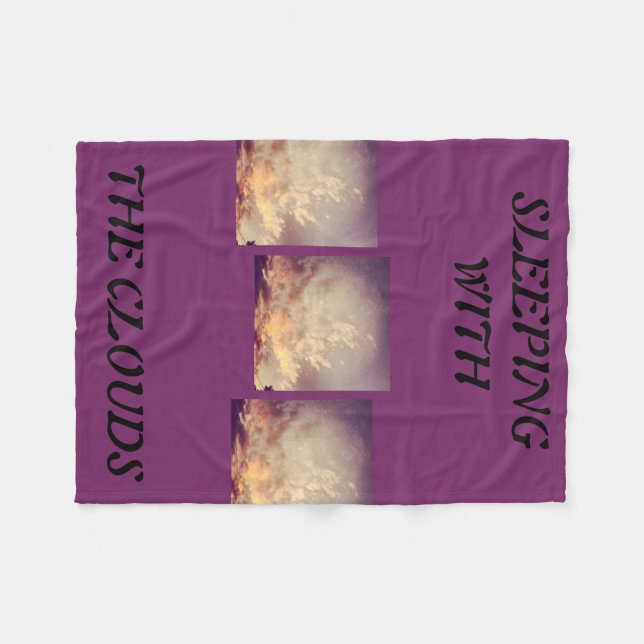 POLAIRE SOMMEIL AVEC LA COUVERTURE D'OUATINE DE NUAGES (Devant (Horizontal))