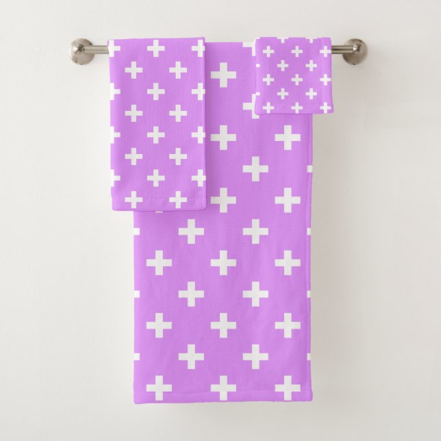 Polka blanche croise sur lilas (En situation)