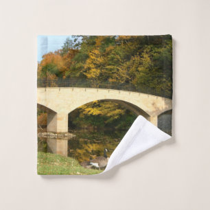 Pont arc-en-ciel en automne au Grove City College