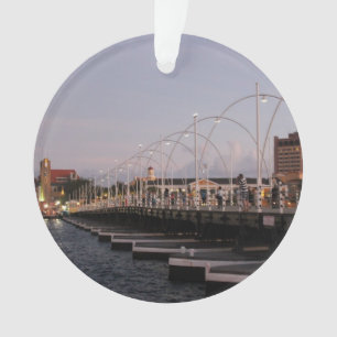 Pont de la reine Emma de Curaçao à Dusk