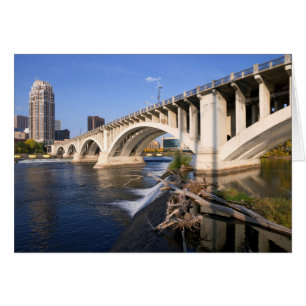 Pont de la troisième Avenue à Minneapolis