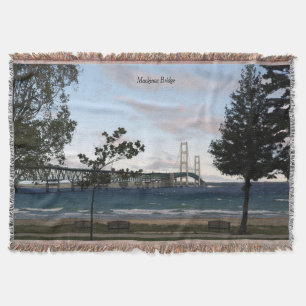 Pont de Mackinac avec la couverture de jet