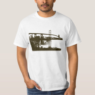 Pont de Vincent Thomas dans le T-shirt Brown