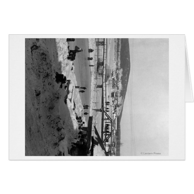 Pont d'hiver au-dessus de la rivière à Fairbanks (Devant horizontal)