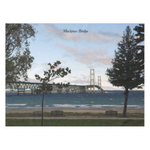 Pont Mackinac avec nappes arborées