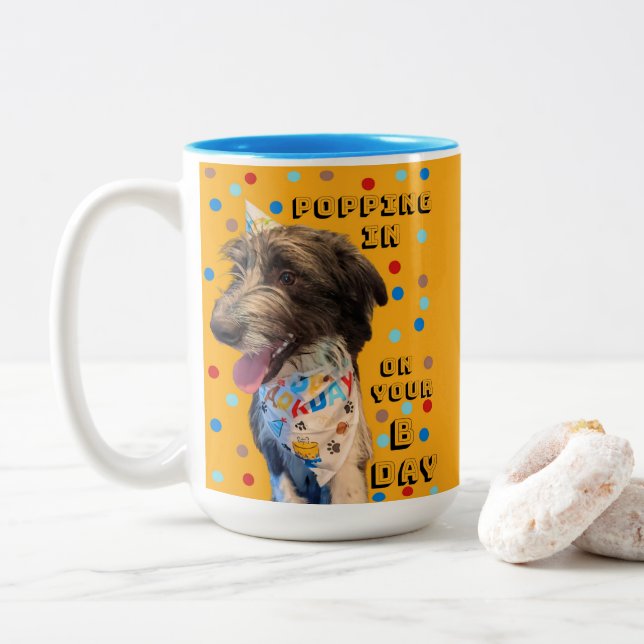Pop Anniversaire Dans La Mug De Chiot (Avec donut)