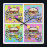 Pop Art HAMBURGER MUR HORLOGE<br><div class="desc">Pop Art HAMBURGER avec FRIES. Un classique pop art graphique de All American Burger & French Fries - Un pain de sésame et des chips de cornichon en coté ! Rétro et amusant, parfait pour les restaurants, les dîners et la cuisine maison.</div>