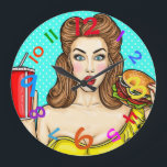 Pop Art Horloge Fille Manger Hamburger Coloré<br><div class="desc">Il s'agit d'un rétro-horloge cool et pop art combiné avec une fille cool avec un hamburger dans une main et un verre dans l'autre. Les couleurs vives viennent juste ajouter à la conception amusante de cette horloge! ! ! Idéal pour la cuisine bien sûr mais on pourrait penser à un...</div>