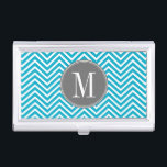 Porte-cartes De Visite Aqua et Grey Chevron Motif Monogramme personnalisé<br><div class="desc">Gras,  motifs géométriques avec monogrammes. Ce design branché comprend des couleurs populaires. Si vous devez ajuster l'illustration,  cliquez sur le bouton personnaliser et apporter des modifications.</div>