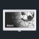 Porte-cartes De Visite Le football grunge vintage frais dans le but<br><div class="desc">Pour des entraîneurs de football américain/joueurs/amants. Ajoutez le texte/nom/nombre faits sur commande si désiré. Conception originale par ©riverme*2012. La conception est disponible sur d'autres produits,  recherchent svp sous le même titre.</div>