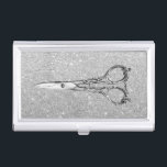 Porte-cartes De Visite Parties scintillantes argentées modernes de<br><div class="desc">Porte-cartes de carte de visite argenté moderne de parties scintillantes de ciseaux antiques de coiffeur.</div>