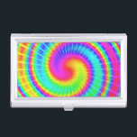 Porte-cartes De Visite Rétro hippie de colorant de cravate psychédélique<br><div class="desc">Caractéristiques de conception ce super un arc-en-ciel lumineux et tourbillonnant de couleurs dans un motif teint noué. C'est un amusement,  rétro conception pour les hippies/bohémiens pacifiques qui aiment les années 1960,  les années 1970 et la couleur psychédélique.</div>