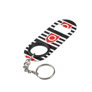 PORTE-CLÉ DÉCAPSULEUR DRAPEAU DE FIERTE DE PROPRIÉTÉ