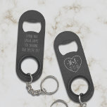 Porte-clé Décapsuleur Faux Chalkboard Mariage Porte - clé Bottle Opener<br><div class="desc">Les ouvre-bouteilles rustiques inspirés du tableau de bord sont une faveur de mariage parfaite pour dire merci d'être là pour votre journée spéciale. Ajoutez vos initiales et votre date spéciale au coeur calcaire et au verso, ajoutez un petit merci (max 4 lignes). Tout un effet imprimé faux et pas vrai...</div>