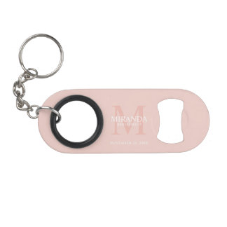 Porte-clé Décapsuleur Monogramme et nom personnalisés de demoiselle d'ho