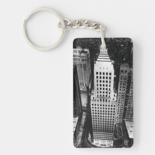Porte-clefs 1960 : Une vue aérienne d'un gratte-ciel de
