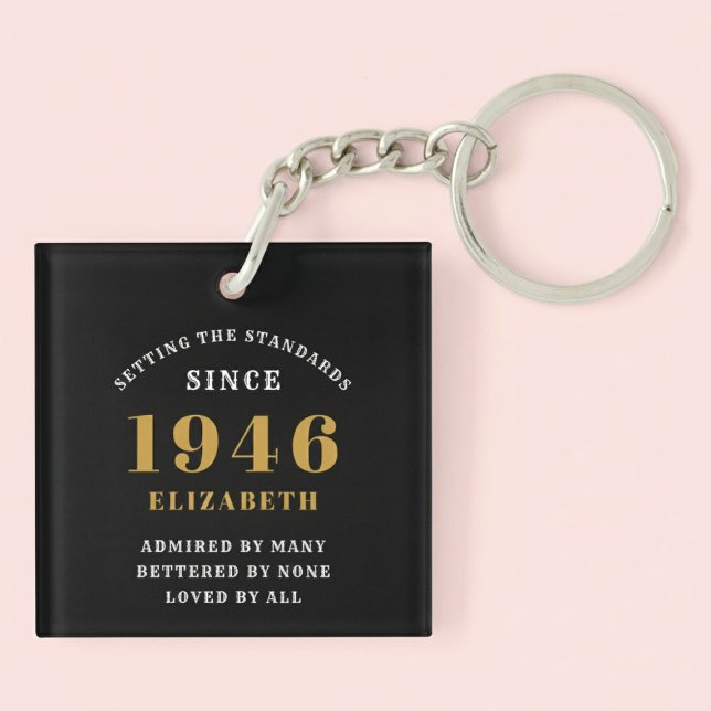 Porte-clefs 80th Birthday 1946 Black Gold For Her Personalized (Born 1946 birthday keychain. Pastel background.)