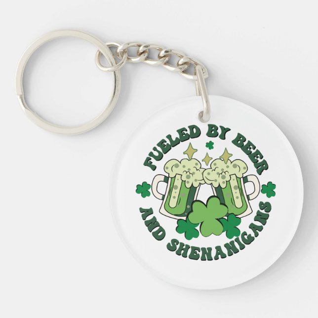 Porte-clefs Alimenté Par La Bière Et Les Shenanigans (Devant)