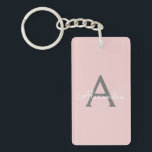 Porte-clefs Blush Pink Grey Modern Script Girly Monogram<br><div class="desc">Porte - clé de nom de monogramme simple en rose et gris. Cela rend le cadeau parfait pour 16 ans,  mariage,  douche nuptiale,  anniversaire,  baby shower ou bachelorette pour quelqu'un qui aime le luxe glam et les styles chic.</div>