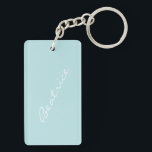 Porte-clefs Cadeau minimaliste minimaliste bleu clair personna<br><div class="desc">Portez une touche personnelle où que vous alliez avec ce porte - clé bleu clair personnalisé. Doté d'un arrière - plan bleu pastel doux et d'une élégante typographie de script, ce porte - clé personnalisé fait un cadeau réfléchi pour vos amis, votre famille, ou comme un accessoire élégant pour vos...</div>