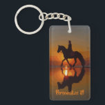 Porte-clefs Cadeau personnalisé pour l'équitation du cheval<br><div class="desc">Le beau cadeau personnalisé pour quelqu'un ce aime des chevaux. Les caractéristiques ont silhouetté l'image de la fille montant à cheval le long de la plage dans un coucher du soleil. Changez le texte pour faire ces personnel superbe et unique. Fait un cadeau parfait de stuffer ou d'anniversaire de bas...</div>