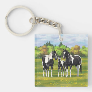 Porte-clefs Chevaux De Peinture De Pinto Noir En Pâturage Été