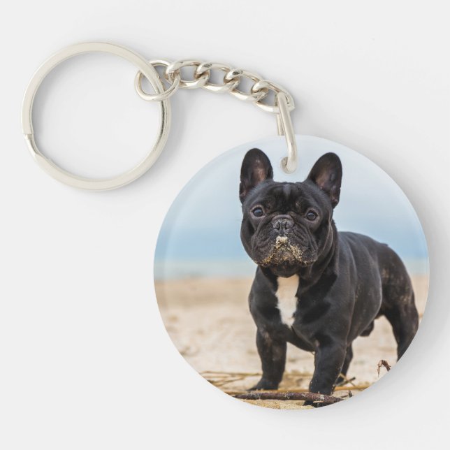Porte-clefs Chien de taureau français jouant dans le sable (Devant)