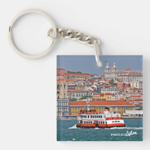 Porte-clefs Ciel de Lisbonne avec vieux ferry sur le fleuve Ta