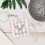 Porte-clefs Club de tennis | Bachelorette<br><div class="desc">Personnalisez-le pour n'importe quel membre de la famille, ami, collègue, enseignant, etc., pour créer un cadeau unique pour les anniversaires, anniversaires, mariages, Noël, Valentines ou n'importe quel jour vous voulez montrer combien il ou elle signifie pour vous. Ce gardien fait un merveilleux cadeau pour toute occasion : jour de la...</div>