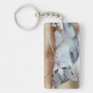 Porte-clefs Cute Kitten jouant avec une chaîne