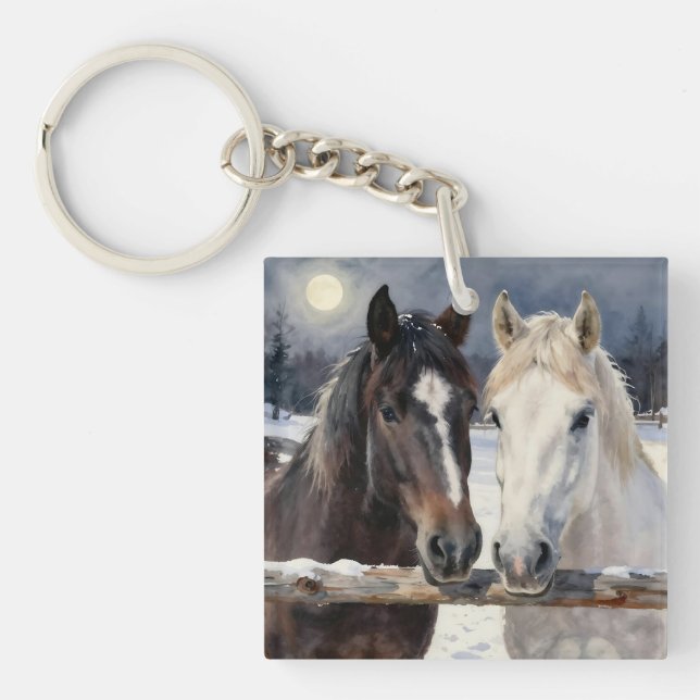 Porte-clefs Deux chevaux dans une ferme enneigée sous la lune (Devant)