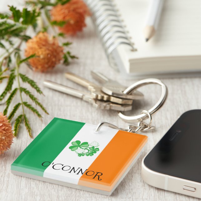 Porte-clefs Drapeau irlandais O, Bague de clé CONNOR (Devant Droit)