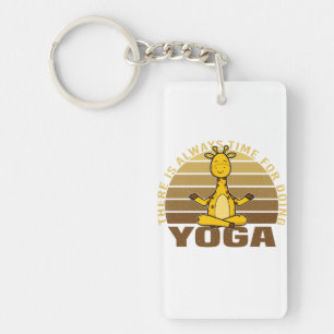 Porte-clefs Drôle petite girafe faisant du yoga. drôles de yog