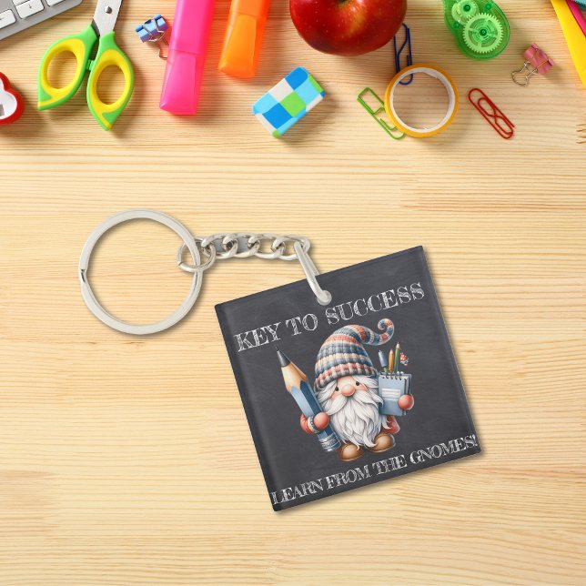 Porte-clefs Éducateur de Whimsical : Gnome on Chalkboard (Créateur téléchargé)