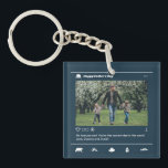 Porte-clefs Fête des pères Instagram Post Photo personnalisée<br><div class="desc">Cadeau de Fête des pères personnalisé pour votre père pour célébrer la Fête des pères. Que ce soit pour un nouveau père, un beau père, un père ancien et classique, ou un papa-to-be, la fonction de texte personnalisé vous couvrira. Vous pouvez modifier le texte à votre texte désiré et télécharger...</div>