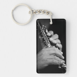 Porte-clefs Flûte jouée en noir et blanc par un gitan
