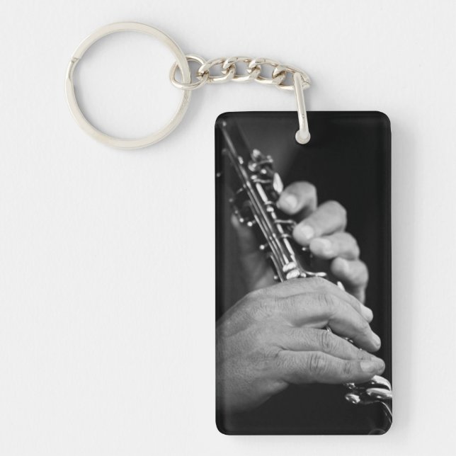Porte-clefs Flûte jouée en noir et blanc par un gitan (Devant)