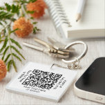 Porte-clefs Générateur de code QR à 1 face Moderne minimaliste<br><div class="desc">Partagez tout site Web avec un porte - clé de carré de code QR scannable personnalisé. Pour créer votre propre code QR à l'aide du générateur, tapez simplement l'URL du site Web dans le modèle. Tout le libellé est simple à personnaliser ou à supprimer, et les couleurs et le style...</div>