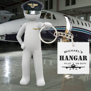 Porte-clefs Hangar d'avion et cadeau personnalisé de pilote en