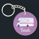 Porte-clefs HAPPER CAMPER RV Motorhome Camper PERSONNALISÉ<br><div class="desc">Customisez ce porte - clé mignon avec votre propre texte,  votre nom ou tout ce que vous voulez. Préparez-vous à votre voyage en voiture avec ce design de camping-car,  dessiné à la main par moi pour vous ! Consultez ma boutique pour trouver beaucoup d'autres articles correspondants !</div>