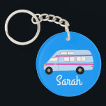 Porte-clefs HEUREUX CAMPER Van RV Motorhome Campervan CUSTOM<br><div class="desc">Customisez ce porte - clé mignon avec votre propre texte,  votre nom ou tout ce que vous voulez. Préparez-vous à votre voyage en voiture avec ce design de camping-car,  dessiné à la main par moi pour vous ! Consultez ma boutique pour trouver beaucoup d'autres articles correspondants !</div>