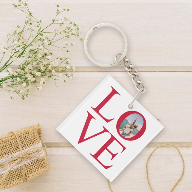 Porte-clefs Love Photo (Celebrate your love with this keychain that features Love in a classic font with a photo in the "o".)