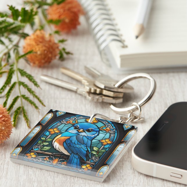Porte-clefs Majestic Bluebird perchée sur une fenêtre en verre (Devant Droit)