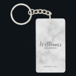 Porte-clefs Marbre blanc Script moderne Groomsmen personnalisé<br><div class="desc">Script moderne Porte - clé de Groomsmen personnalisées avec nom de toiletteur personnalisé en gris style de police script moderne avec titre et date mariage dans style de police sans serif moderne sur arrière - plan en marbre blanc. Aussi parfait pour Maid of Honor, Flower Girl, Mother of the Bride,...</div>