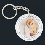 Porte-clefs Meilleur Chat Papa Par Par Classique Photo Simple<br><div class="desc">Ce design simple et classique est composé de typographie serif et d'ajouter une photo personnalisée. "Best Cat Dad By Par" encercle le cadre.</div>