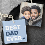 Porte-clefs Meilleur papa jamais coeur bleu fête des pères pho<br><div class="desc">Porte - clé avec votre photo personnalisée et le texte "Meilleur père jamais" sur un arrière - plan bleu.</div>