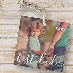 Porte-clefs Meilleur Papa Jamais Moderne Simple Jouer Script P<br><div class="desc">Le design est composé de typographie de script moderne et ludique. Ajoutez une photo de famille.</div>